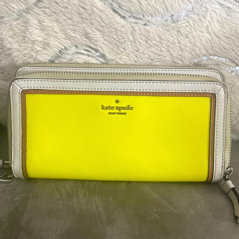 Brand new Kate Spade ♠️ clutch wallet